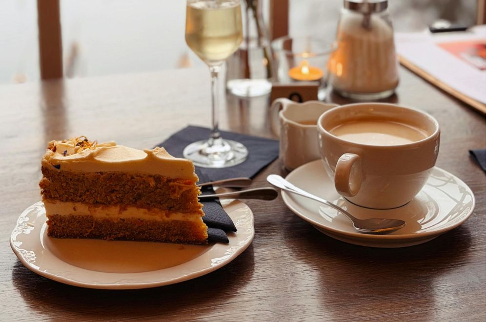 Coffee and cake representing the hospitality and leisure sector